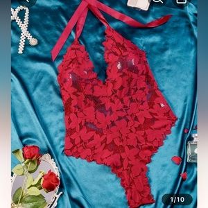 New, floral, lace halter teddy 😍